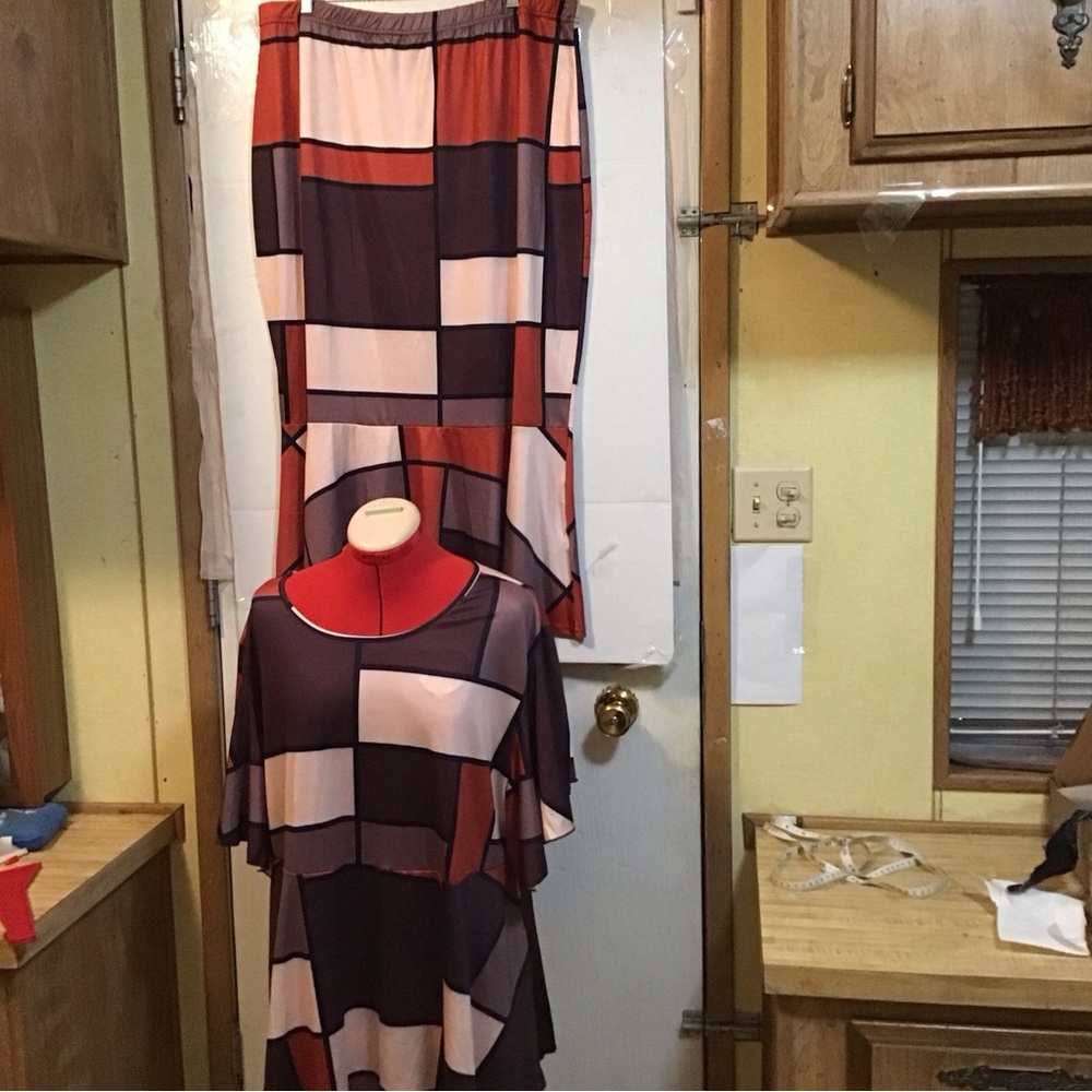 Temu 3xl Geometric Patterned Dresswith winged tip shortsleeveshirt and Skirt Set